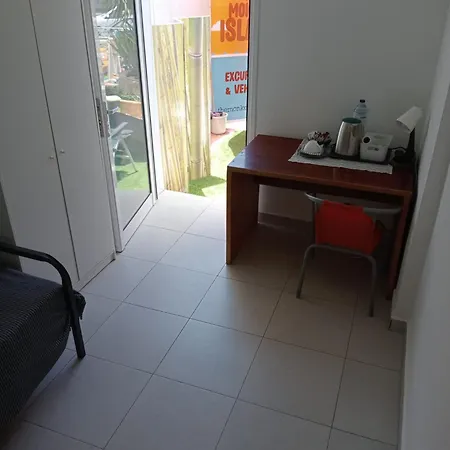 La Playa Hostal *
